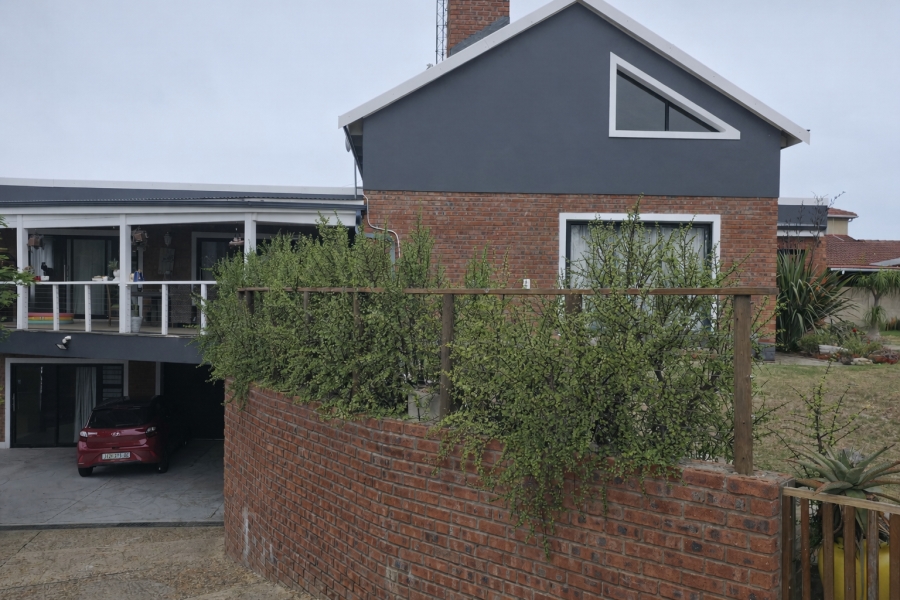 5 Bedroom Property for Sale in Noorsekloof Eastern Cape